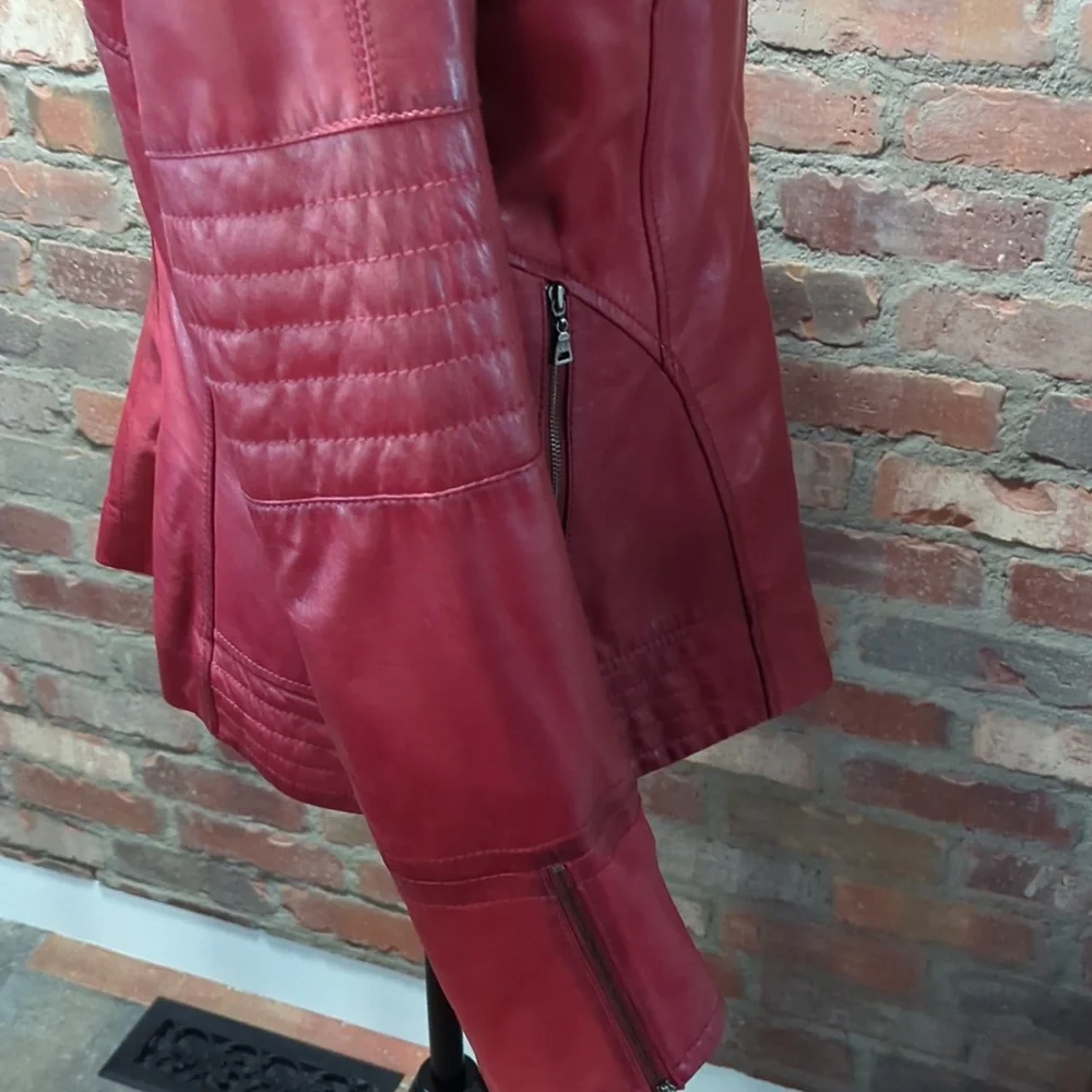 Red leather jacket. - Picture 5 of 8